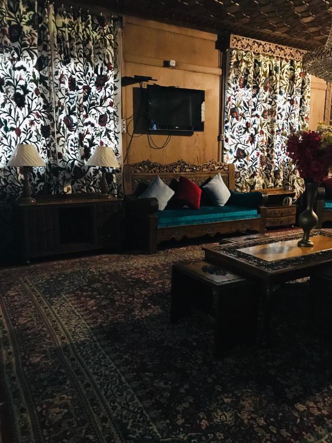 Nazneen Group Of Houseboats Srinagar  Exterior photo