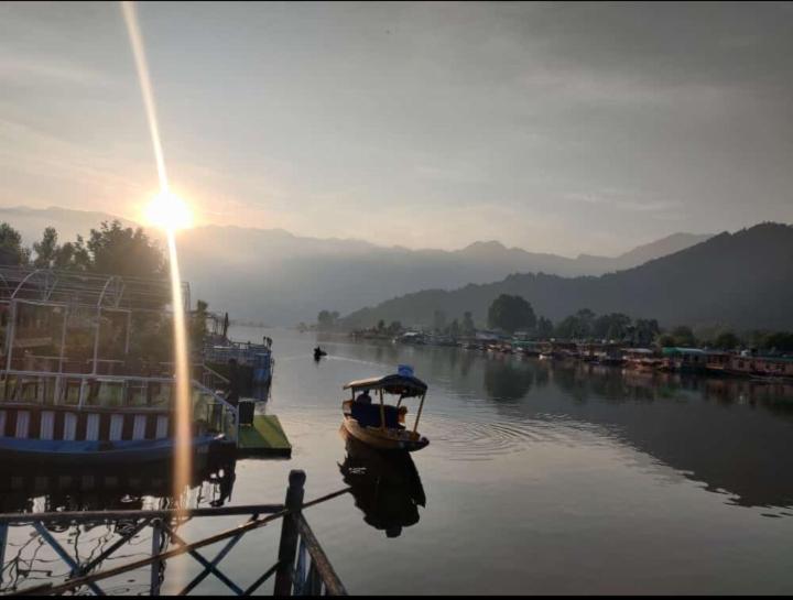 Nazneen Group Of Houseboats Srinagar  Exterior photo